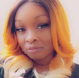 Meet your Posher, Dakea